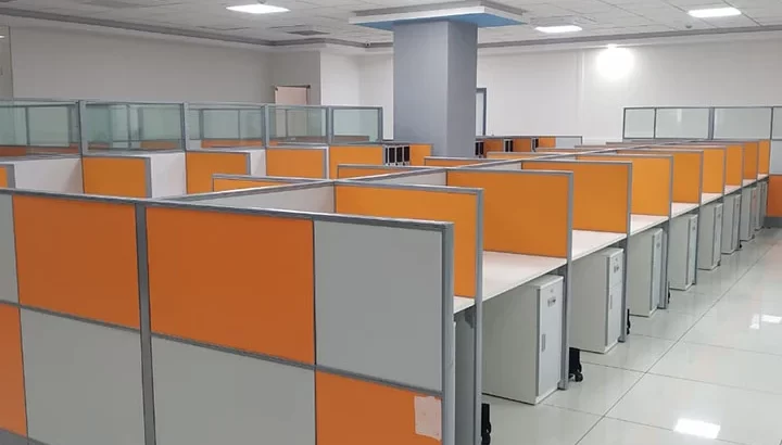 Modern office cubicles designed by Interior Designers Near Mysore Road