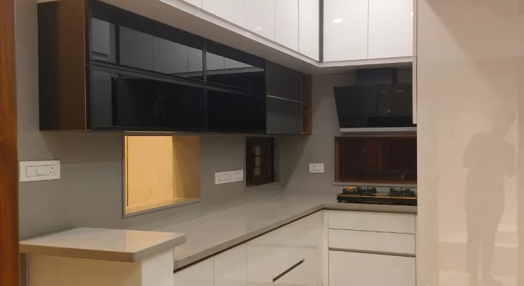 Modern L-shaped modular kitchen in RR Nagar